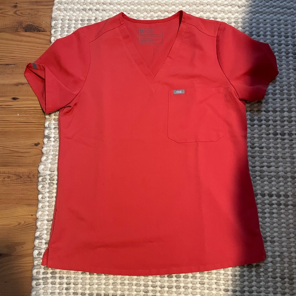 Figs clay Catarina scrub top M